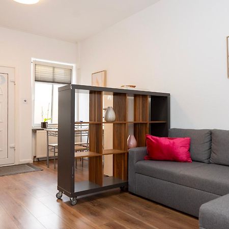 Cosy Nest - Apartment By Comfort Housing ファルケンゼー エクステリア 写真