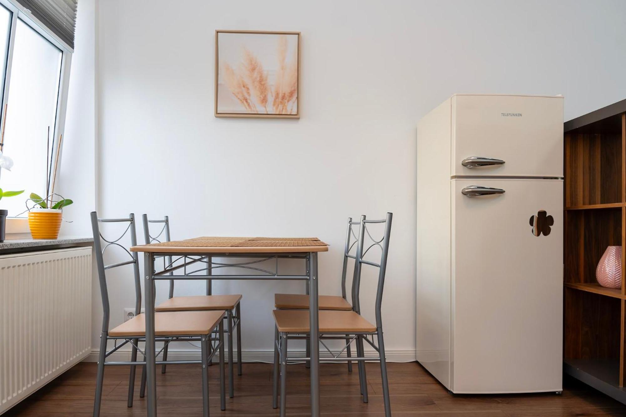 Cosy Nest - Apartment By Comfort Housing ファルケンゼー エクステリア 写真