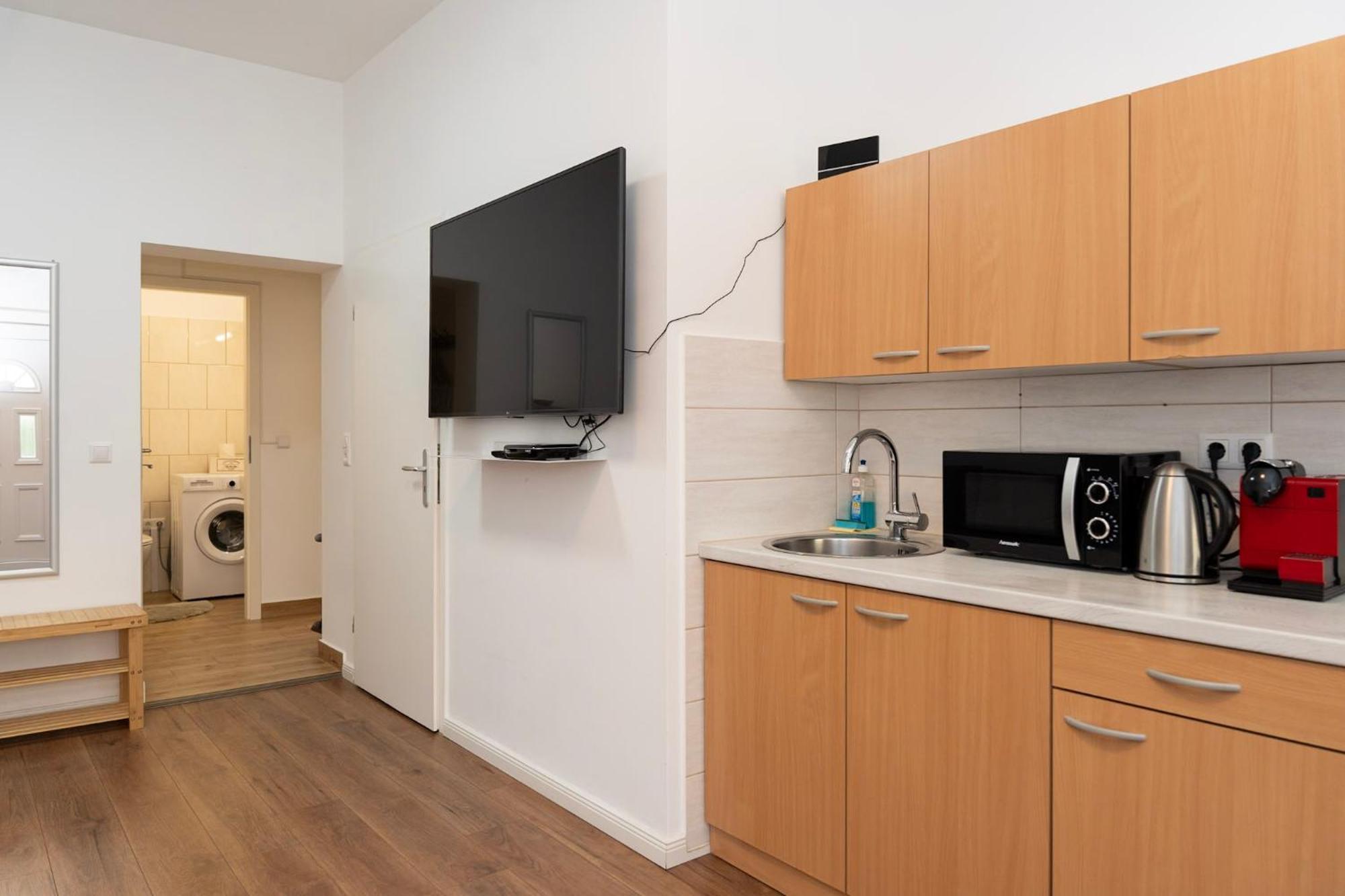 Cosy Nest - Apartment By Comfort Housing ファルケンゼー エクステリア 写真